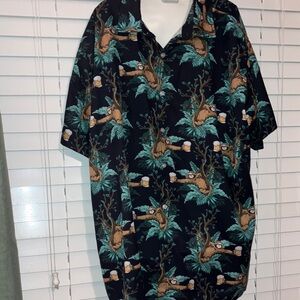 Men's Black and Green sloth and beer mug Patterned Shirt XXL
